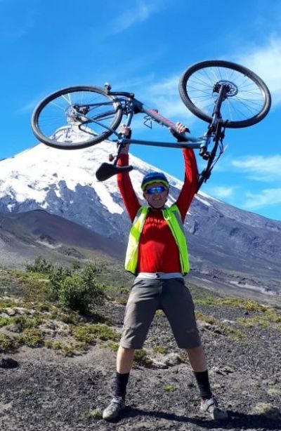 Nigel & Ceri Johnson Cycling on the  tour with redspokes